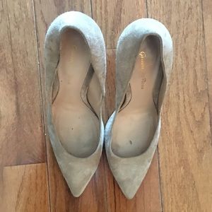 Gianvito Rossi tan Suede Pumps